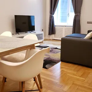 Supreme Center , Budapest Ungarn
